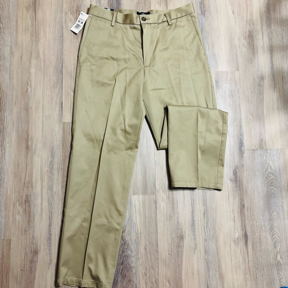 Men’s Dockers Signature Khakis NWT 32/30